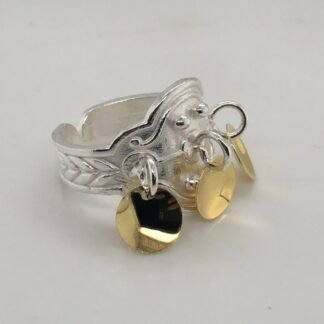 Ring hvit/forgylt